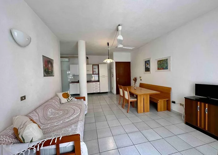 Apartamento Corallo Spacious Place To Steps From The Sea *